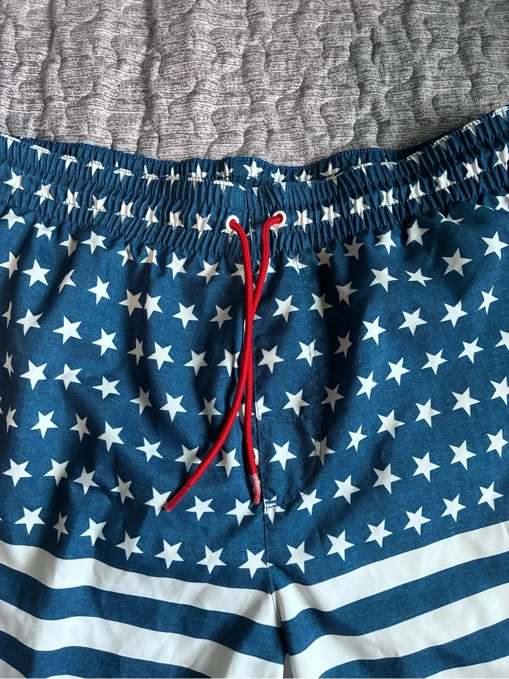 Men's OLD NAVY Blue & White Stars &  Stripes Swim Trunks w/ Red Drawstring Sz L